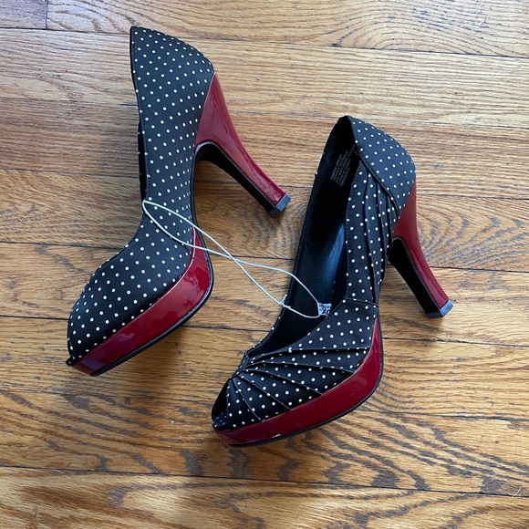 Retro platform peep toe pumps, size 8 - Picture 3 of 4